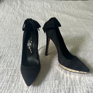 Alice x Olivia black stilettos